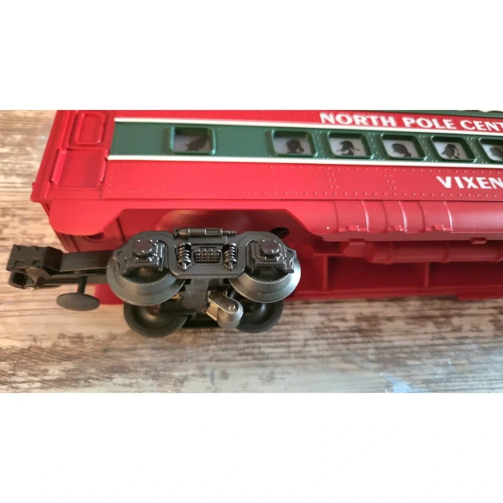 Lionel 6-25196 North Pole Central Vista Dome Vixen Passenger Car O Gauge - NEW